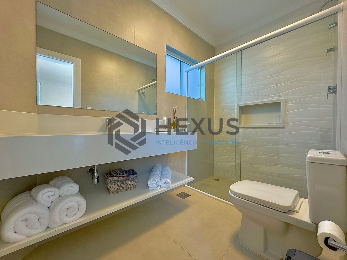 Foto 34 de Casa de alto padrão com varanda piscina e área gourmet no Jardim Acapulco, Guarujá