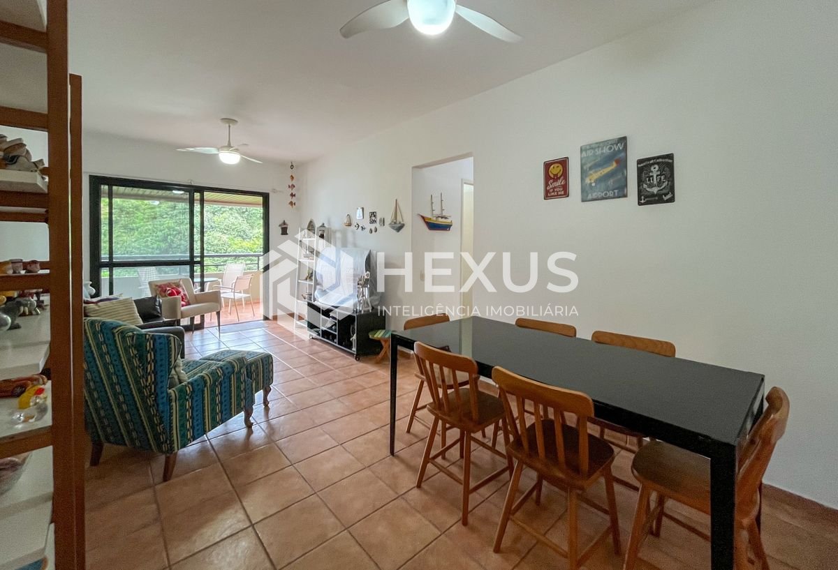 Apartamento com varanda e lazer a 1 quadra da praia nas Pitangueiras, Guarujá