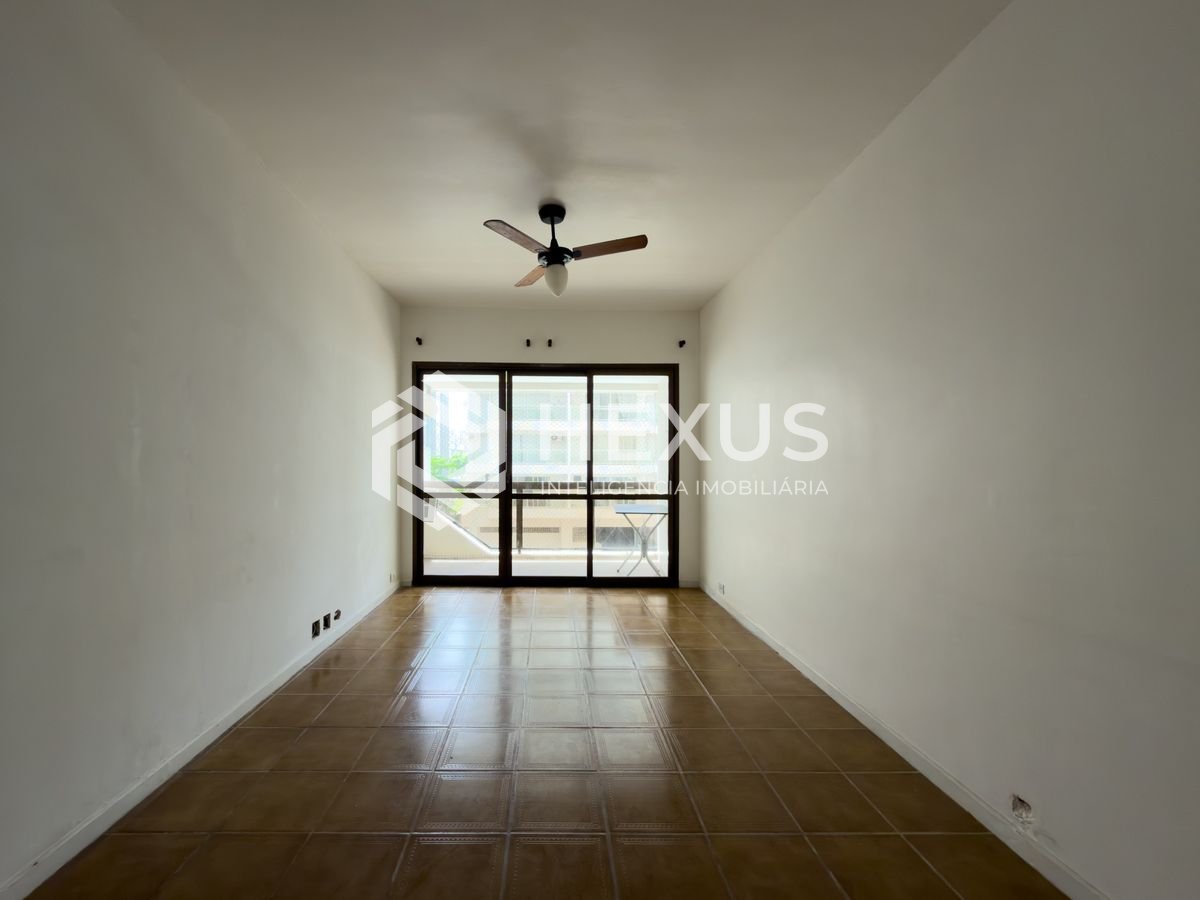 Foto 5 de Apartamento com varanda e lazer a 150m da praia nas Pitangueiras, Guarujá