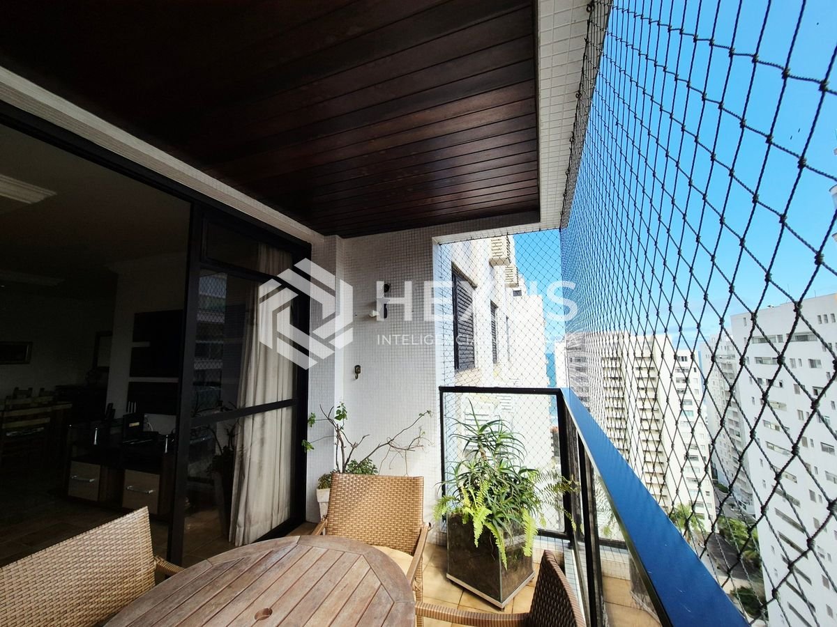 Apartamento com varanda vista mar a 2 quadras da praia nas Pitangueiras, Guarujá