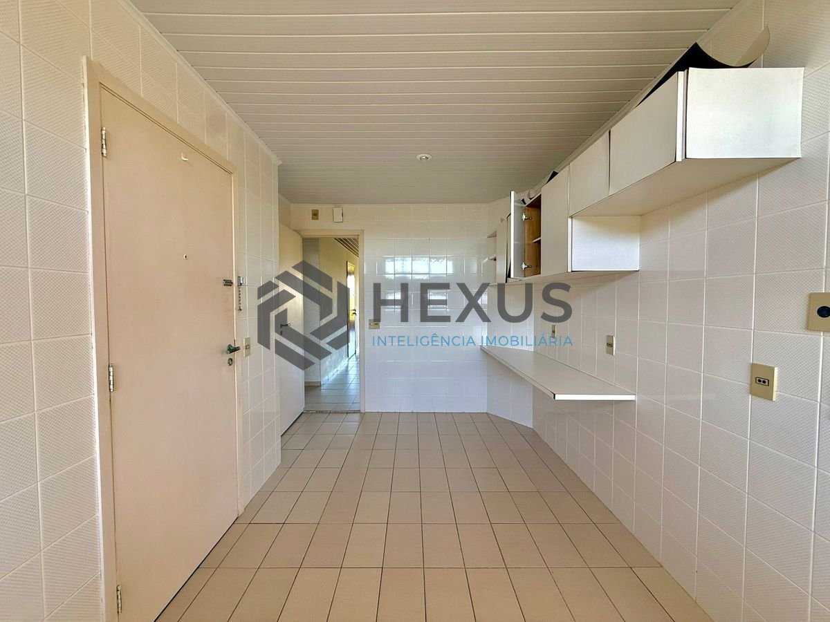 Foto 33 de Apartamento com varanda vista mar e lazer na beira mar no Morro Sorocotuba na Enseada, Guarujá