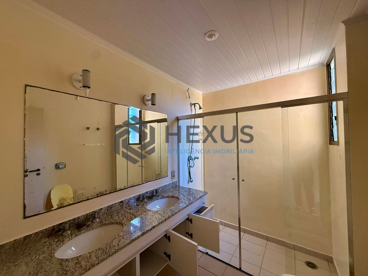 Foto 38 de Apartamento com varanda vista mar e lazer na beira mar no Morro Sorocotuba na Enseada, Guarujá