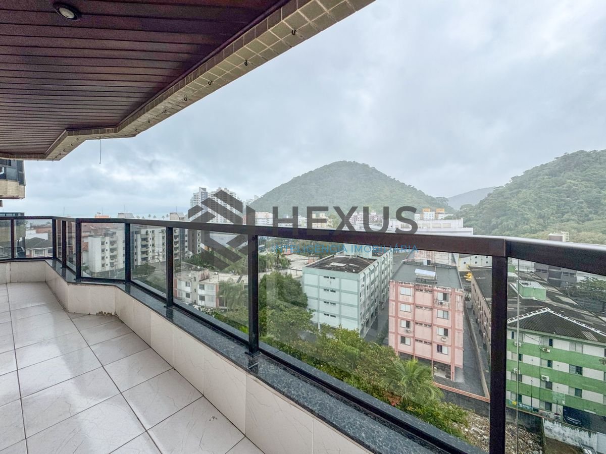 Foto 17 de Apartamento reformado com varanda e lazer a 450m da praia na região do Parque Enseada na Enseada, Guarujá