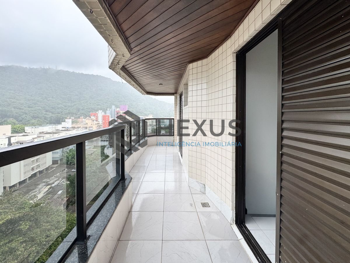 Foto 21 de Apartamento reformado com varanda e lazer a 450m da praia na região do Parque Enseada na Enseada, Guarujá