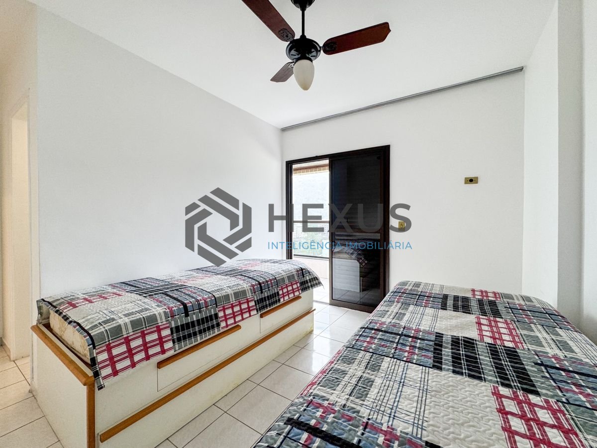 Foto 16 de Apartamento reformado com varanda e lazer a 450m da praia na região do Parque Enseada na Enseada, Guarujá