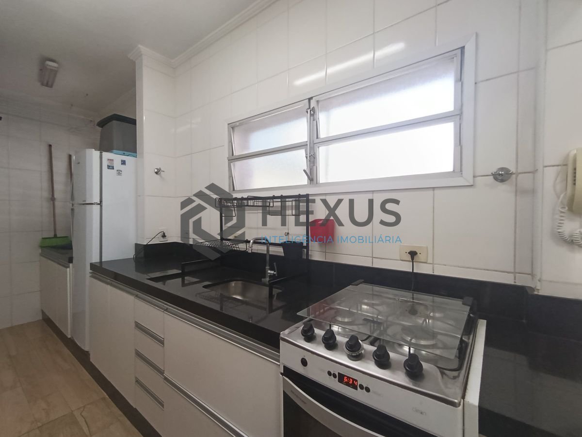 Foto 18 de Apartamento reformado com varanda e lazer a 150m da praia na região do Aquário na Enseada, Guarujá