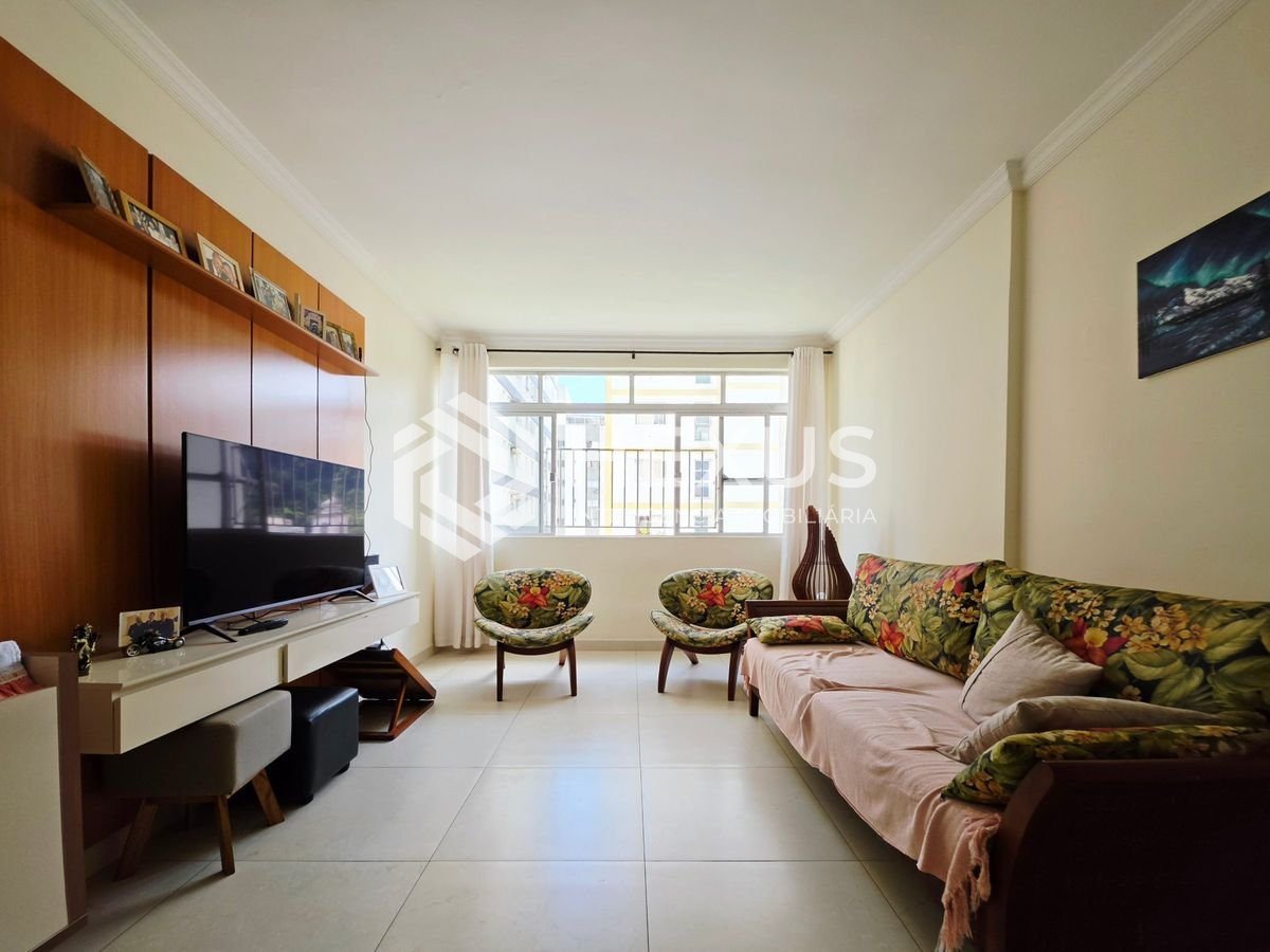 Apartamento reformado a 2 quadras da praia nas Pitangueiras, Guarujá