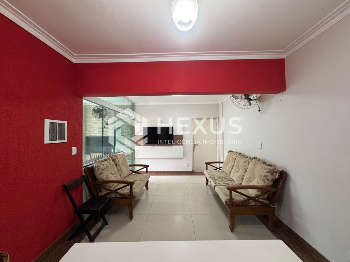 Foto 5 de Apartamento reformado com varanda a 100m da praia na Enseada, Guarujá