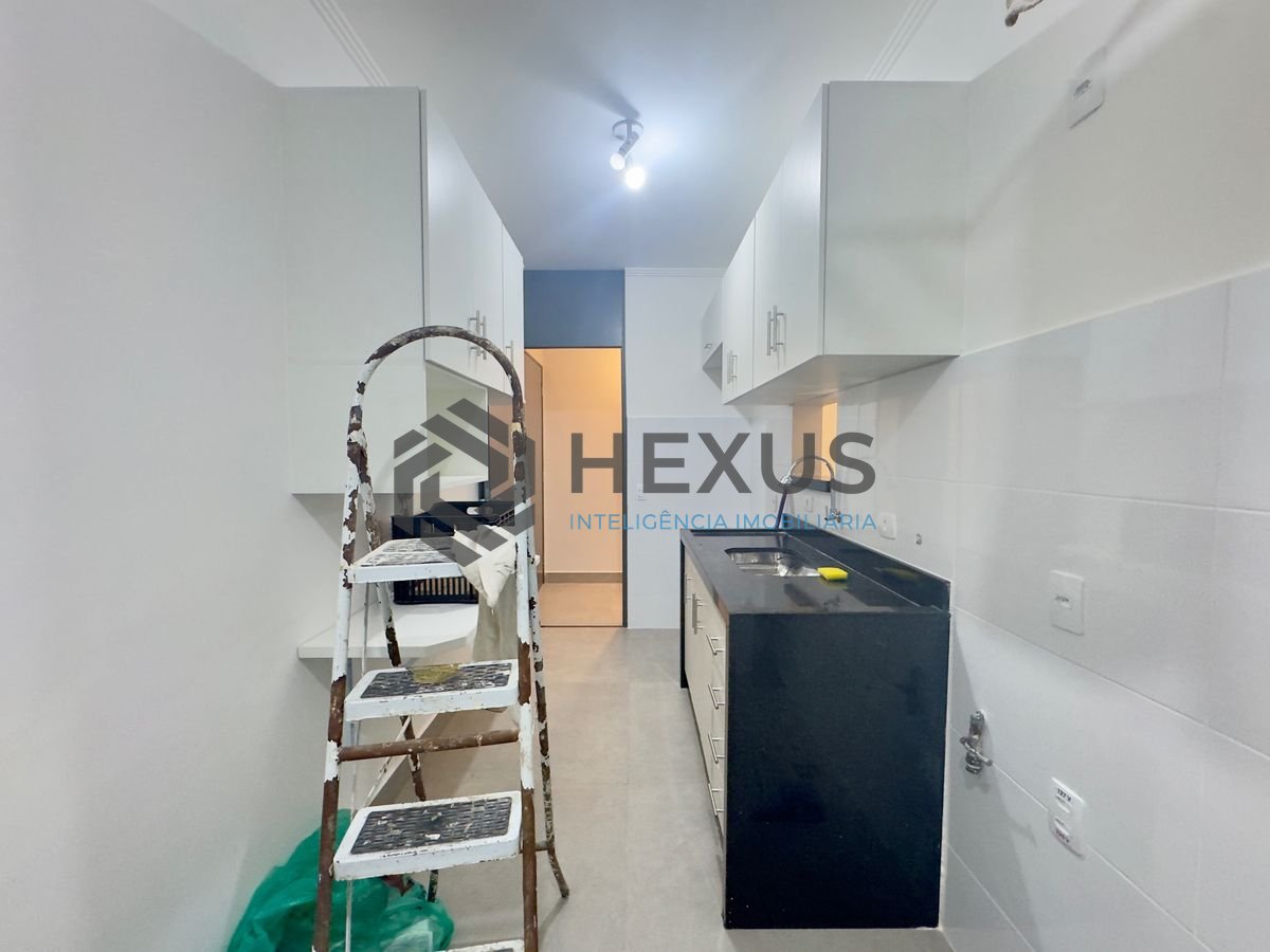 Foto 7 de Apartamento reformado com varanda e lazer na Enseada, Guarujá