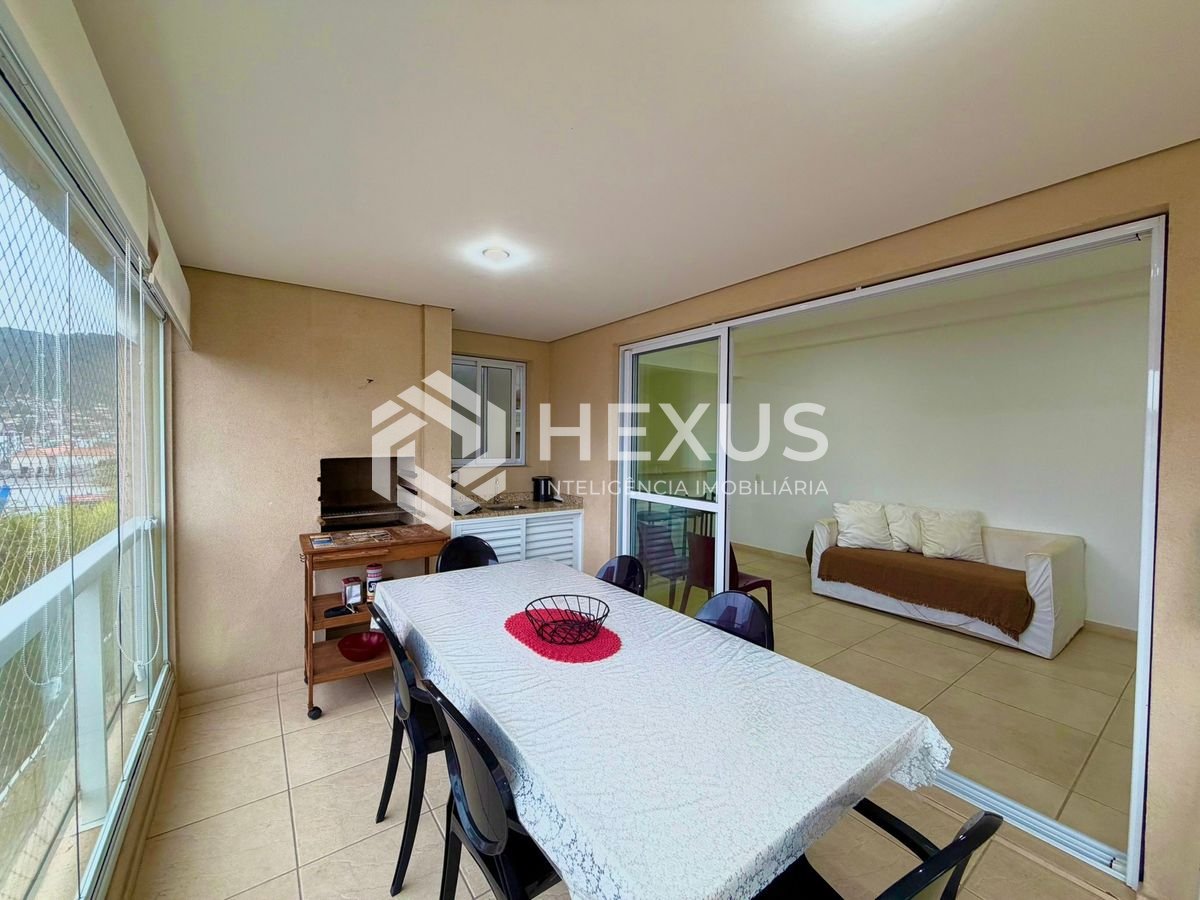 Apartamento com varanda gourmet e lazer a 400m da praia na Enseada, Guarujá