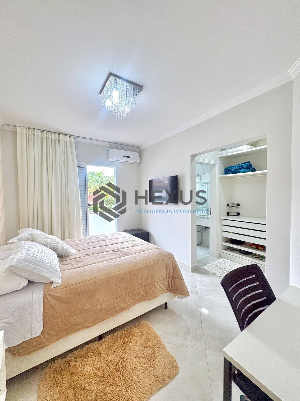 Foto 57 de Casa reformada com piscina e área gourmet no Jardim Acapulco, Guarujá