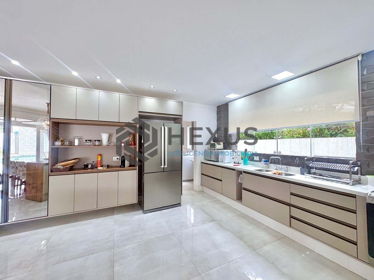 Foto 18 de Casa reformada com piscina e área gourmet no Jardim Acapulco, Guarujá