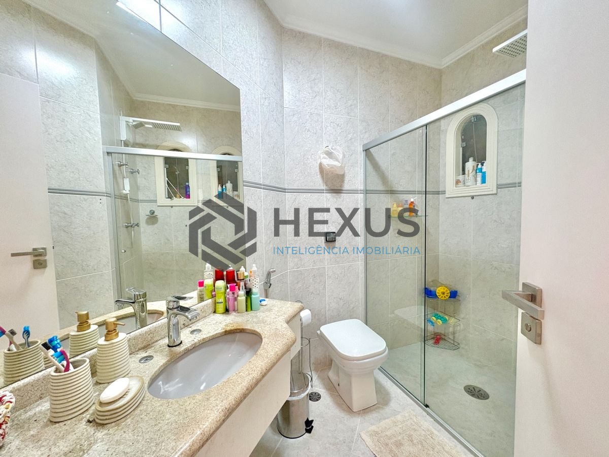 Foto 30 de Casa reformada com piscina e área gourmet no Jardim Acapulco, Guarujá