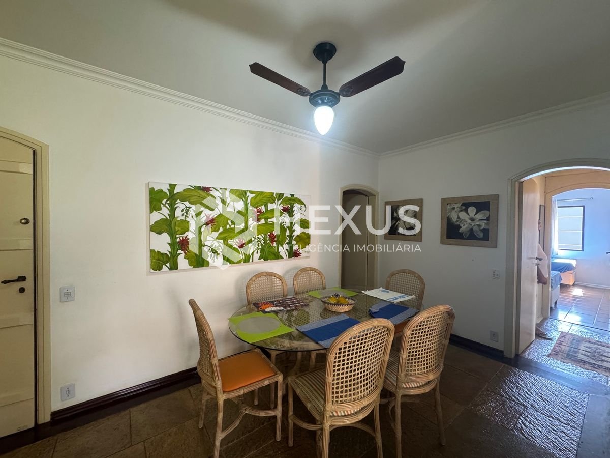 Foto 5 de Apartamento com varanda e lazer a 350m da praia na Enseada, Guarujá