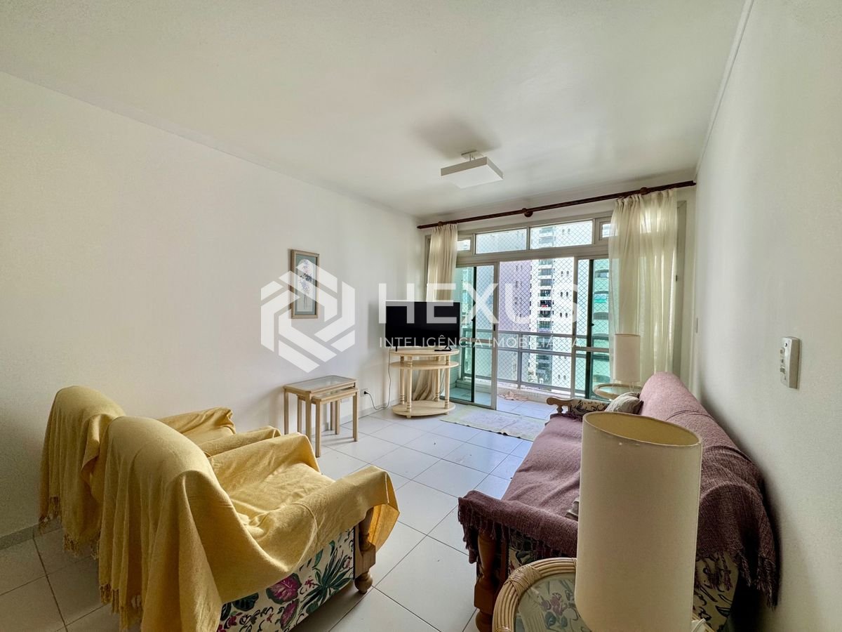 Foto 2 de Apartamento com varanda e lazer na beira mar das Pitangueiras, Guarujá