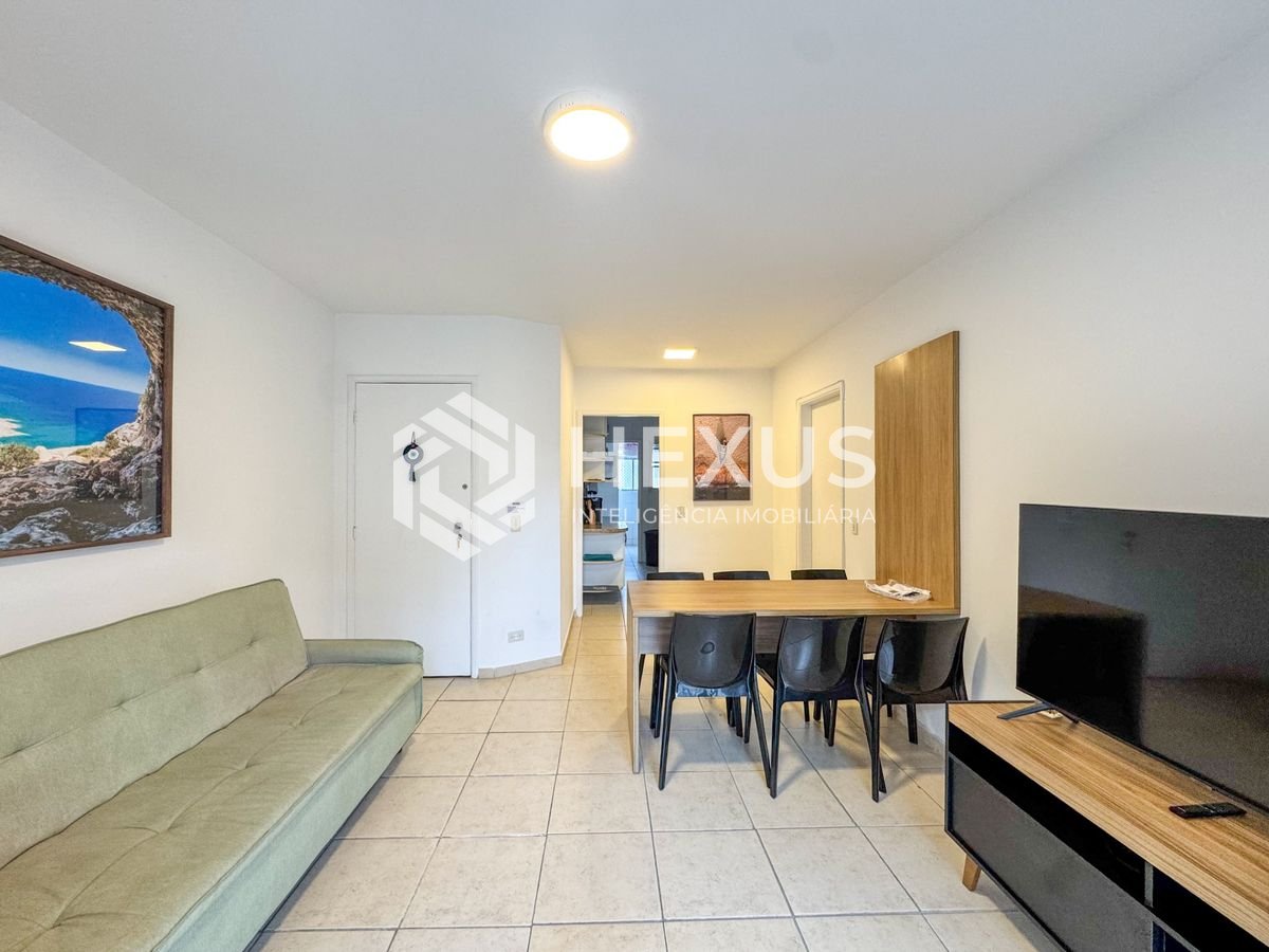 Foto 4 de Apartamento reformado com varanda vista mar e lazer nas Pitangueiras, Guarujá