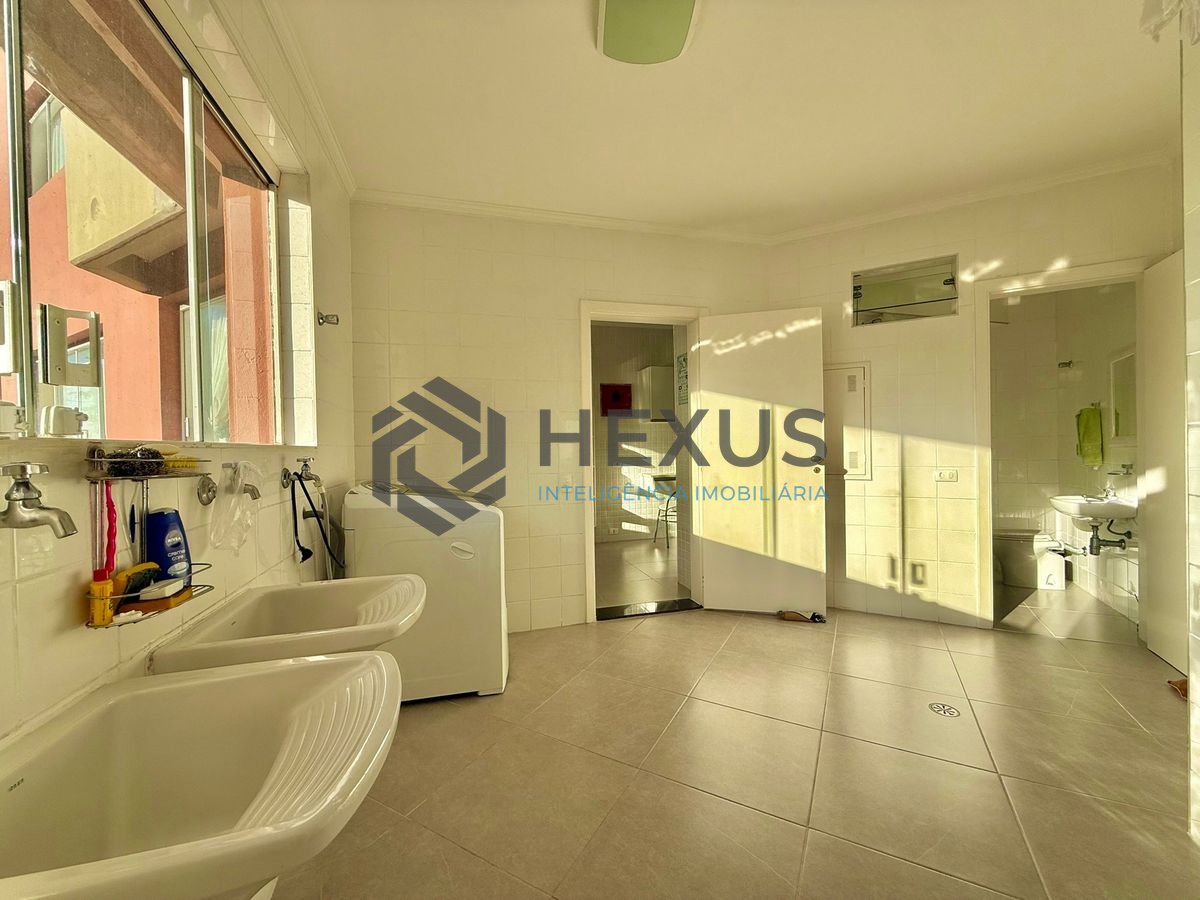 Foto 44 de Apartamento reformado com varanda vista mar e lazer na beira mar no Morro Sorocotuba na Enseada, Guarujá