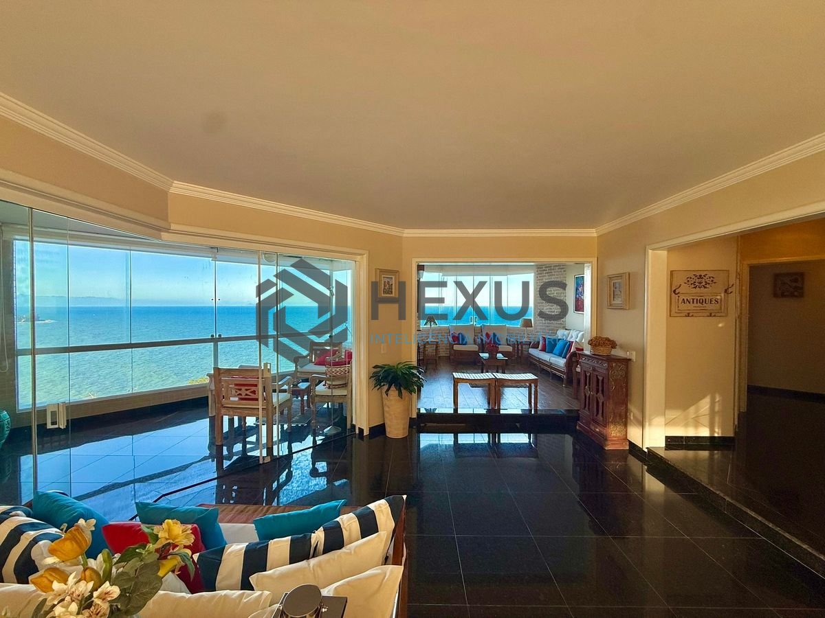 Apartamento reformado com varanda vista mar e lazer na beira mar no Morro Sorocotuba na Enseada, Guarujá