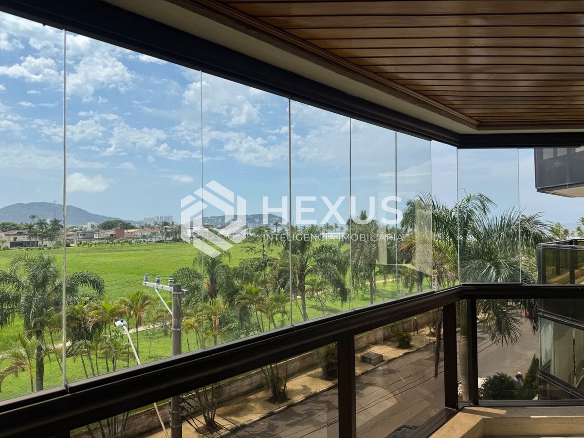 Apartamento com varanda vista mar e lazer a 100m da praia na Enseada, Guarujá